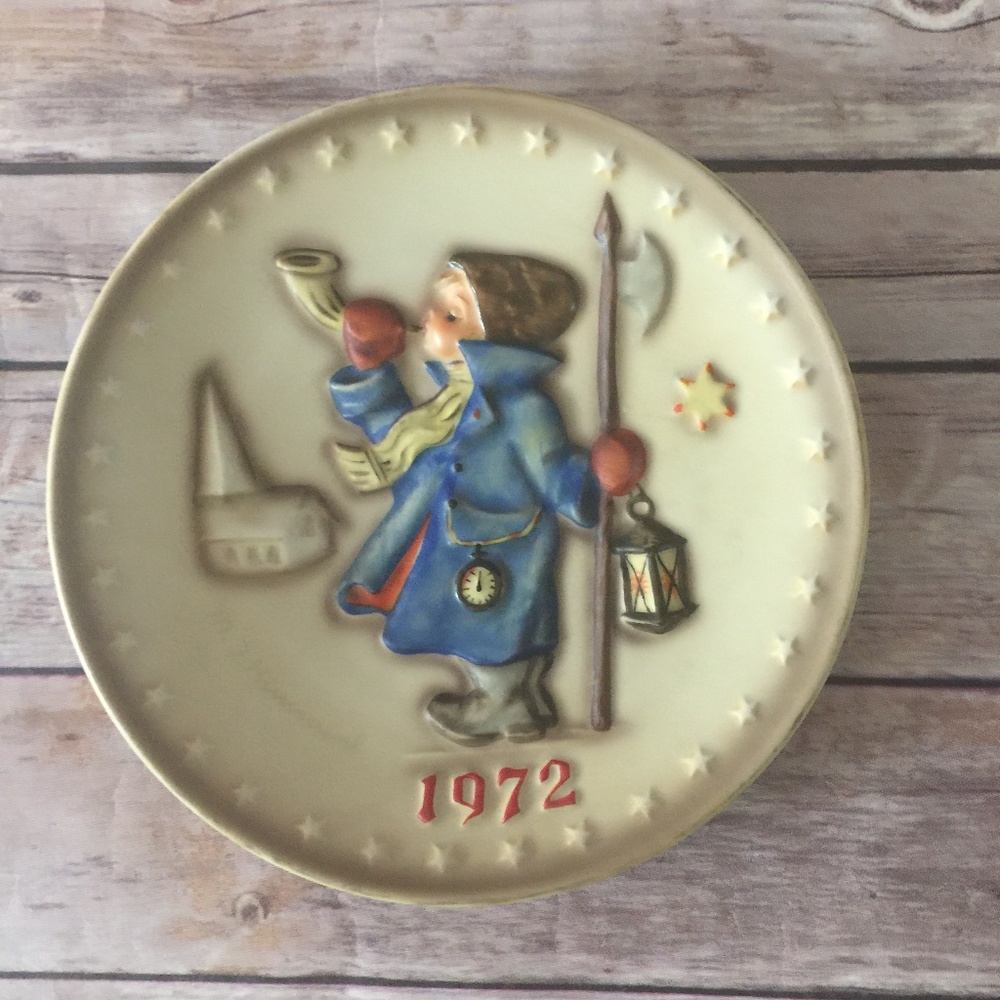 1972 Annual Plate M J Hummel  "Hear Ye Hear Ye"